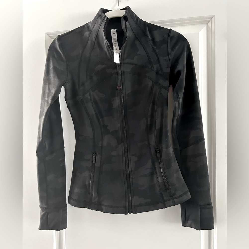 Lululemon Define Jacket - Heritage 365 Camo Deep Coal Multi. Size: 4 (NWOT)